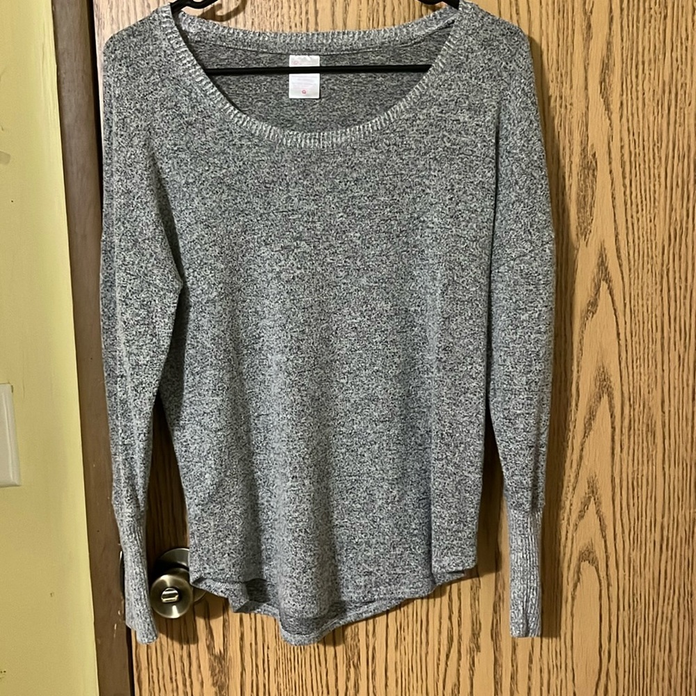grey light long sleeve